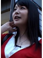 街行くごく普通の美人奥様を商品開発のモニターに協力してとお願い！個室に誘いAV鑑賞をしてもらいました。むっつりスケベ奥様と3P中出しSEX！