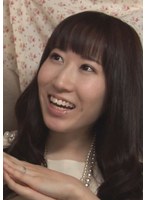 清楚な雰囲気のEカップ巨乳妻！男のモノを舐めながらアソコをイジイジ「我慢できなくなっちゃった！」